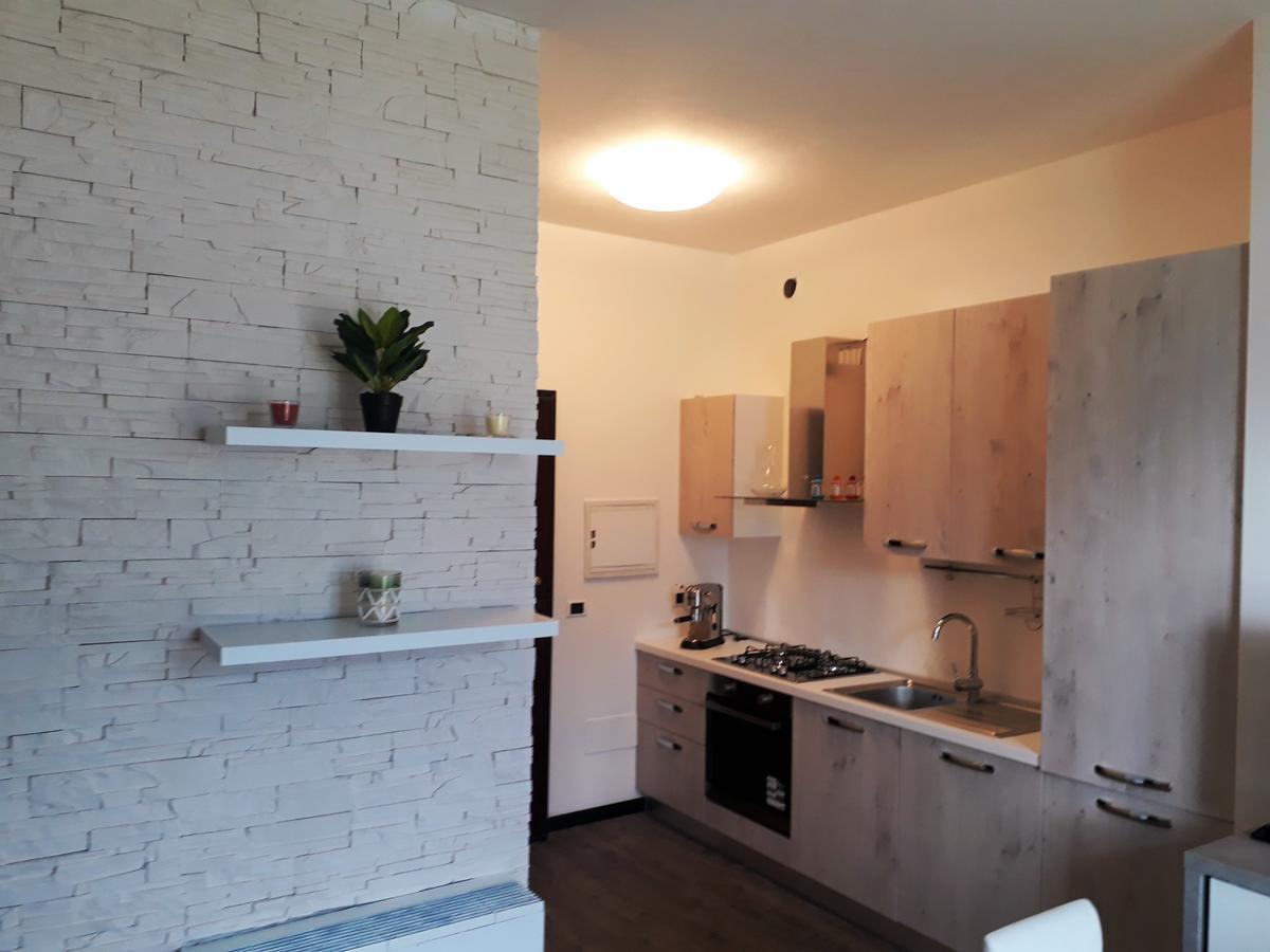 Campione Giulia Exclusive Lakefront Apartment By Gardadomusmea Campione del Garda Exteriör bild