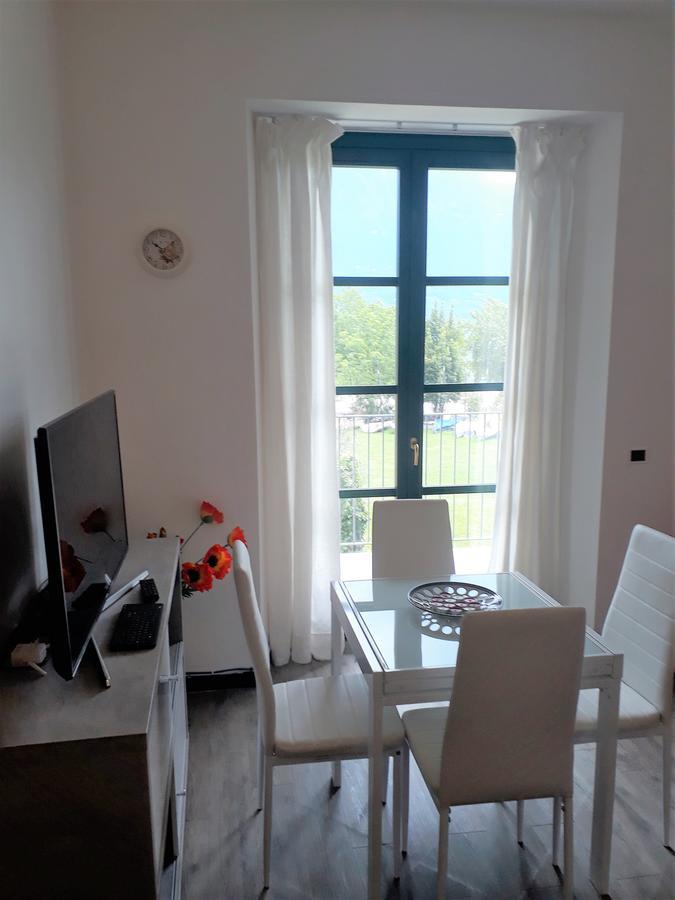 Campione Giulia Exclusive Lakefront Apartment By Gardadomusmea Campione del Garda Exteriör bild