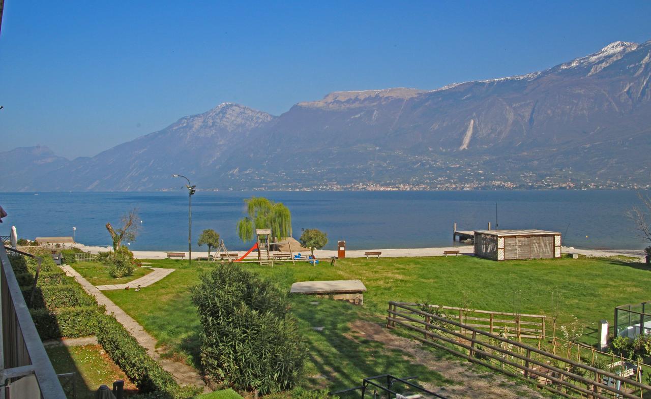 Campione Giulia Exclusive Lakefront Apartment By Gardadomusmea Campione del Garda Exteriör bild
